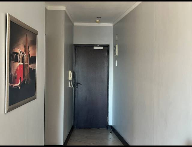 1 BEDROOM APARTMENT FOR SALE IN CAPE TOWN CITY CENTRE